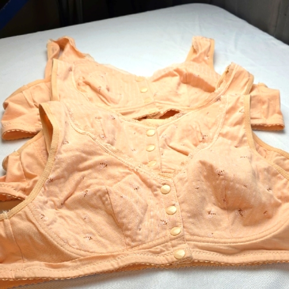 Women's Snap Front‎ Bra Bundle Of 3 Peachy Tan W/Flowers SZ 48(?) *READ* EUC